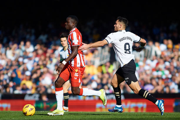 季中继续展 季中继续展