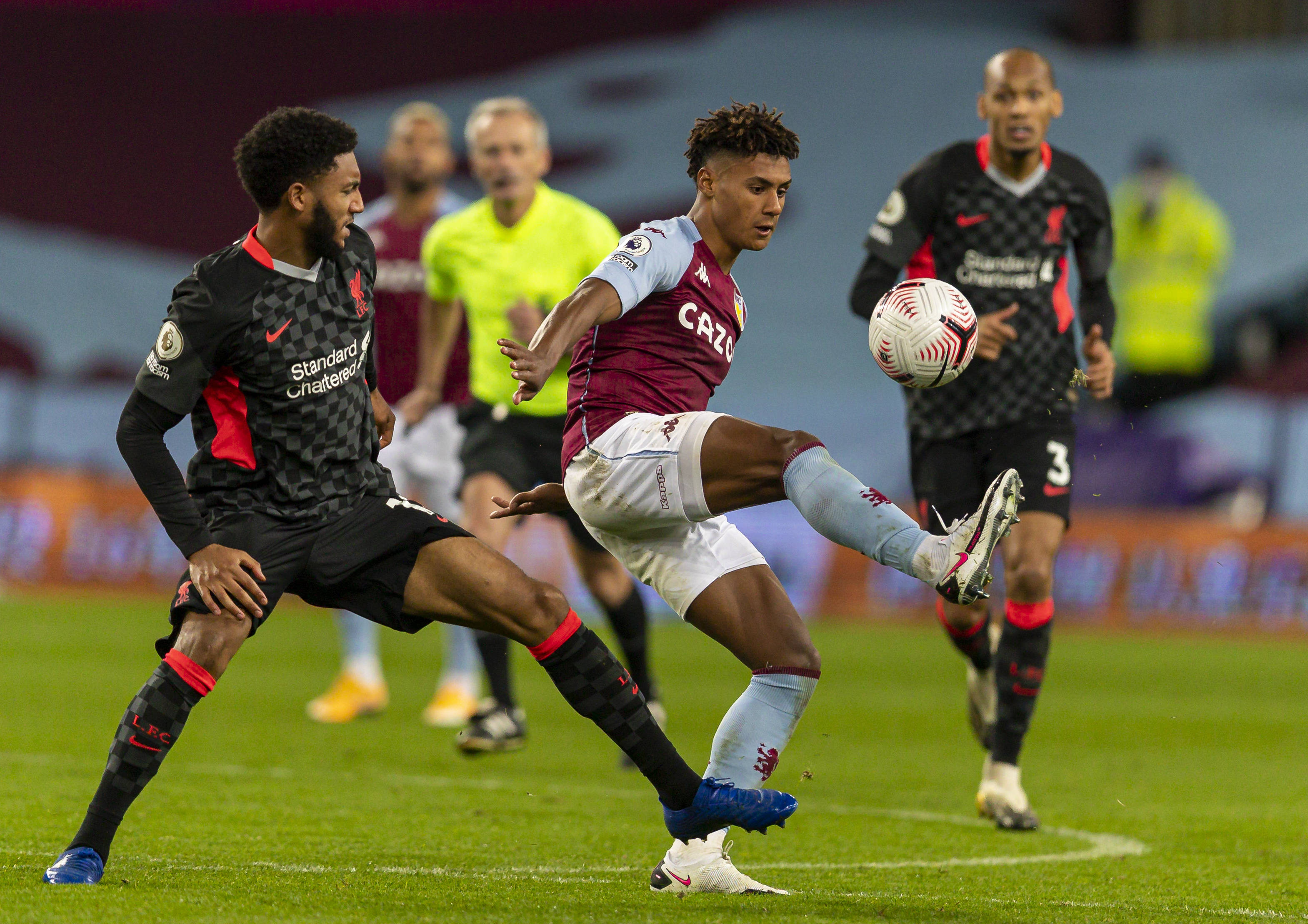 们通过游泳 们通过游泳